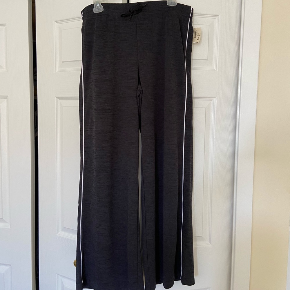 NWT Wide Legged Pants